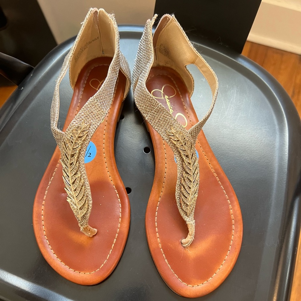 Jessica Simpson Sz 6.5 Glitter Feather Sandals